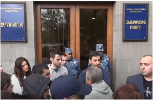 Բողոքի ակցիա կառավարության դիմաց (տեսանյութ)